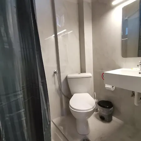 Lia Adults Only -fully Renovated Apartman Hriszí Amudiá