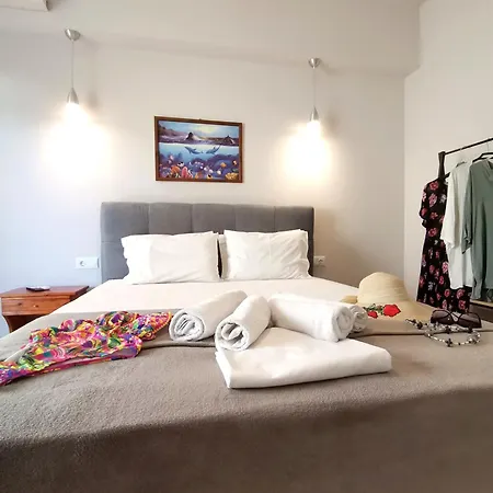 Lia Adults Only -fully Renovated Hriszí Amudiá