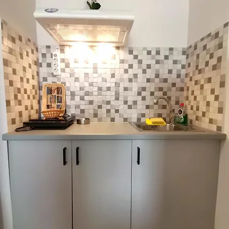 Lia Adults Only -fully Renovated * Hriszí Amudiá