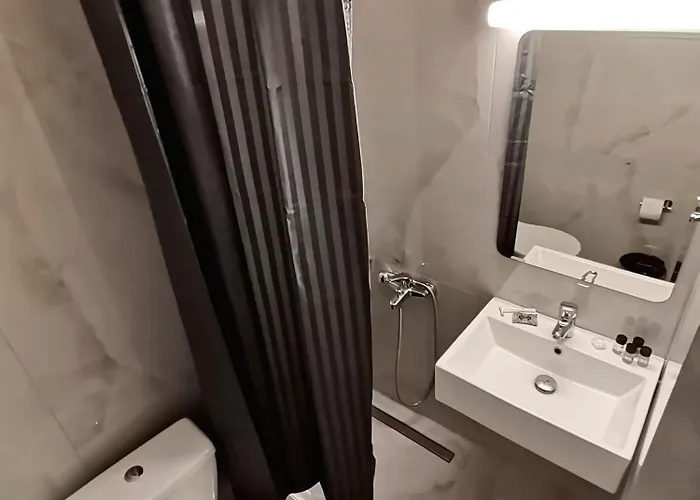 Lia Adults Only -fully Renovated *